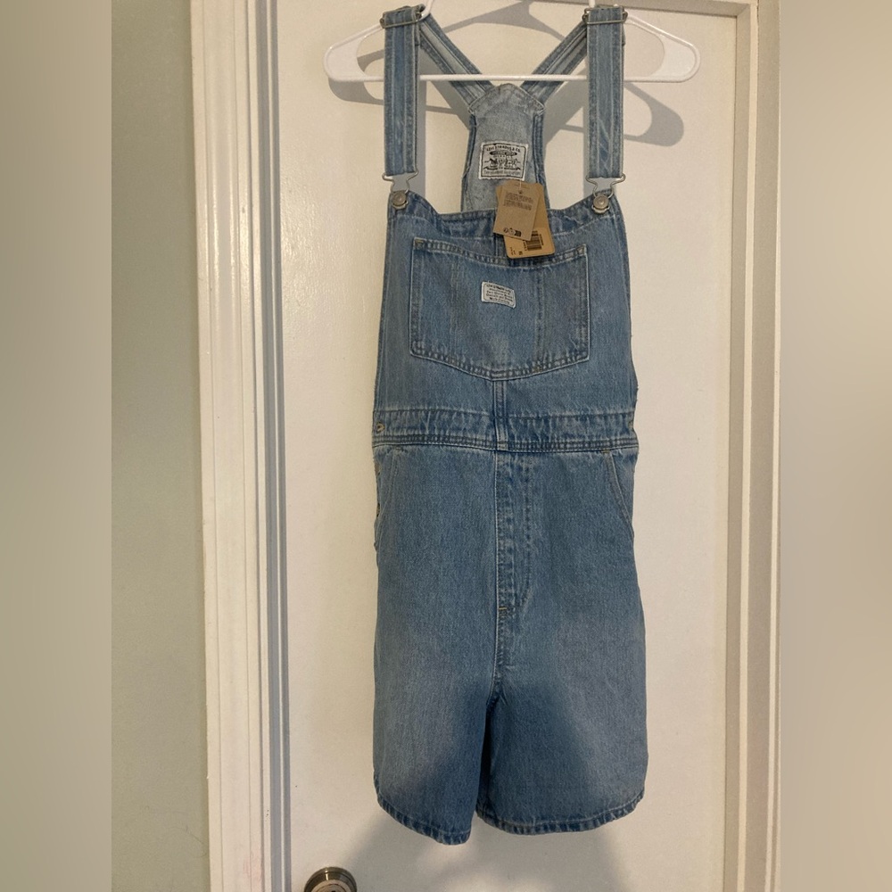 NWT Levi Denim Short tails - Picture 5 of 9